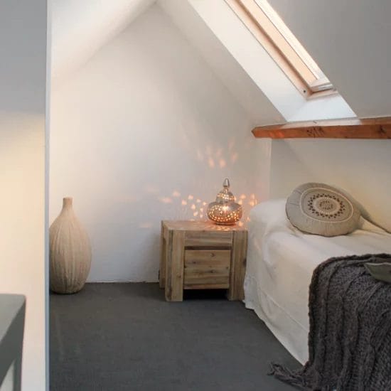 interieurstyling ridderkerk, jaren 30 woning, balkenplafond, hoog plafond, landelijke-moderne inrichting, vide, zolder